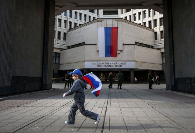 Στην Κριμαία ο Μεντβέντεφ, «ειδική οικονομική ζώνη» θα γίνει η χερσόνησος